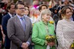 Dokkum 27 april 2026
Koningsdag is dit jaar in Dokkum . Namens de koninklijke familie zijn aanwezig : Koning Willem Alexander Koningin Maxima Prinses Amalia Prinses Alexia Prinses Ariane Prins Constantijn Prinses Laurentien Prins Maurits Prinses Marilene Prins Bernhard Prins Floris Prinses Aimee Prins Pieter Christiaan en Prinses Anita .