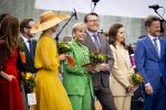 Dokkum 27 april 2026
Koningsdag is dit jaar in Dokkum . Namens de koninklijke familie zijn aanwezig : Koning Willem Alexander Koningin Maxima Prinses Amalia Prinses Alexia Prinses Ariane Prins Constantijn Prinses Laurentien Prins Maurits Prinses Marilene Prins Bernhard Prins Floris Prinses Aimee Prins Pieter Christiaan en Prinses Anita .