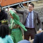 Dokkum 27 april 2026
Koningsdag is dit jaar in Dokkum . Namens de koninklijke familie zijn aanwezig : Koning Willem Alexander Koningin Maxima Prinses Amalia Prinses Alexia Prinses Ariane Prins Constantijn Prinses Laurentien Prins Maurits Prinses Marilene Prins Bernhard Prins Floris Prinses Aimee Prins Pieter Christiaan en Prinses Anita .