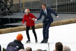 Dokkum 27 april 2026
Koningsdag is dit jaar in Dokkum . Namens de koninklijke familie zijn aanwezig : Koning Willem Alexander Koningin Maxima Prinses Amalia Prinses Alexia Prinses Ariane Prins Constantijn Prinses Laurentien Prins Maurits Prinses Marilene Prins Bernhard Prins Floris Prinses Aimee Prins Pieter Christiaan en Prinses Anita .