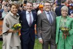 Dokkum 27 april 2026
Koningsdag is dit jaar in Dokkum . Namens de koninklijke familie zijn aanwezig : Koning Willem Alexander Koningin Maxima Prinses Amalia Prinses Alexia Prinses Ariane Prins Constantijn Prinses Laurentien Prins Maurits Prinses Marilene Prins Bernhard Prins Floris Prinses Aimee Prins Pieter Christiaan en Prinses Anita .