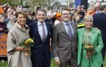 Dokkum 27 april 2026
Koningsdag is dit jaar in Dokkum . Namens de koninklijke familie zijn aanwezig : Koning Willem Alexander Koningin Maxima Prinses Amalia Prinses Alexia Prinses Ariane Prins Constantijn Prinses Laurentien Prins Maurits Prinses Marilene Prins Bernhard Prins Floris Prinses Aimee Prins Pieter Christiaan en Prinses Anita .