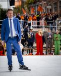 Dokkum 27 april 2026
Koningsdag is dit jaar in Dokkum . Namens de koninklijke familie zijn aanwezig : Koning Willem Alexander Koningin Maxima Prinses Amalia Prinses Alexia Prinses Ariane Prins Constantijn Prinses Laurentien Prins Maurits Prinses Marilene Prins Bernhard Prins Floris Prinses Aimee Prins Pieter Christiaan en Prinses Anita .