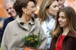 Dokkum 27 april 2026
Koningsdag is dit jaar in Dokkum . Namens de koninklijke familie zijn aanwezig : Koning Willem Alexander Koningin Maxima Prinses Amalia Prinses Alexia Prinses Ariane Prins Constantijn Prinses Laurentien Prins Maurits Prinses Marilene Prins Bernhard Prins Floris Prinses Aimee Prins Pieter Christiaan en Prinses Anita . Bertus Holkema