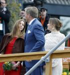 Dokkum 27 april 2026
Koningsdag is dit jaar in Dokkum . Namens de koninklijke familie zijn aanwezig : Koning Willem Alexander Koningin Maxima Prinses Amalia Prinses Alexia Prinses Ariane Prins Constantijn Prinses Laurentien Prins Maurits Prinses Marilene Prins Bernhard Prins Floris Prinses Aimee Prins Pieter Christiaan en Prinses Anita . Bertus Holkema