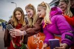 Dokkum 27 april 2026
Koningsdag is dit jaar in Dokkum . Namens de koninklijke familie zijn aanwezig : Koning Willem Alexander Koningin Maxima Prinses Amalia Prinses Alexia Prinses Ariane Prins Constantijn Prinses Laurentien Prins Maurits Prinses Marilene Prins Bernhard Prins Floris Prinses Aimee Prins Pieter Christiaan en Prinses Anita .