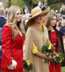 Dokkum 27 april 2026
Koningsdag is dit jaar in Dokkum . Namens de koninklijke familie zijn aanwezig : Koning Willem Alexander Koningin Maxima Prinses Amalia Prinses Alexia Prinses Ariane Prins Constantijn Prinses Laurentien Prins Maurits Prinses Marilene Prins Bernhard Prins Floris Prinses Aimee Prins Pieter Christiaan en Prinses Anita .