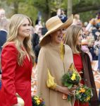 Dokkum 27 april 2026
Koningsdag is dit jaar in Dokkum . Namens de koninklijke familie zijn aanwezig : Koning Willem Alexander Koningin Maxima Prinses Amalia Prinses Alexia Prinses Ariane Prins Constantijn Prinses Laurentien Prins Maurits Prinses Marilene Prins Bernhard Prins Floris Prinses Aimee Prins Pieter Christiaan en Prinses Anita .