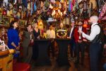 AMSTERDAM 16 en 17 april 2026
Prinses Amalia brengt op uitnodiging van burgemeester Halsema een bezoek aan Amsterdam.Bezoek aan het nachtleven Bar San Francisco en  Club Nachbar  De Prinses maakt tijdens het tweedaagse bezoek nader kennis met diverse sectoren en wordt bijgepraat over actuele onderwerpen als wetenschap, sport, cultuur, wonen en sociale verbondenheid. Ook loopt ze een avond met de politie van Amsterdam mee.