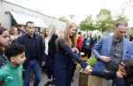 Amsterdam 17 april 2027
Prinses Amalia bezoekt op uitnodiging van Burgemeester Femke Halsema diverse plekken in Amsterdam waaronder os de Zeedijk / wallen .