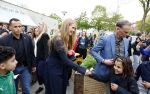 Amsterdam 17 april 2027
Prinses Amalia bezoekt op uitnodiging van Burgemeester Femke Halsema diverse plekken in Amsterdam waaronder os de Zeedijk / wallen .