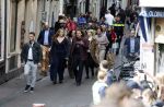 Amsterdam 17 april 2027
Prinses Amalia bezoekt op uitnodiging van Burgemeester Femke Halsema diverse plekken in Amsterdam waaronder os de Zeedijk / wallen .