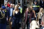 Amsterdam 17 april 2027
Prinses Amalia bezoekt op uitnodiging van Burgemeester Femke Halsema diverse plekken in Amsterdam waaronder os de Zeedijk / wallen .