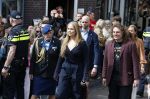 Amsterdam 17 april 2027
Prinses Amalia bezoekt op uitnodiging van Burgemeester Femke Halsema diverse plekken in Amsterdam waaronder os de Zeedijk / wallen .
