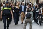 Amsterdam 17 april 2027
Prinses Amalia bezoekt op uitnodiging van Burgemeester Femke Halsema diverse plekken in Amsterdam waaronder os de Zeedijk / wallen .
