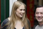 Amsterdam 17 april 2027
Prinses Amalia bezoekt op uitnodiging van Burgemeester Femke Halsema diverse plekken in Amsterdam waaronder os de Zeedijk / wallen .
