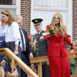 Dokkum 27 april 2026
Koningsdag is dit jaar in Dokkum . Namens de koninklijke familie zijn aanwezig : Koning Willem Alexander Koningin Maxima Prinses Amalia Prinses Alexia Prinses Ariane Prins Constantijn Prinses Laurentien Prins Maurits Prinses Marilene Prins Bernhard Prins Floris Prinses Aimee Prins Pieter Christiaan en Prinses Anita .