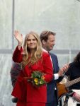 Dokkum 27 april 2026
Koningsdag is dit jaar in Dokkum . Namens de koninklijke familie zijn aanwezig : Koning Willem Alexander Koningin Maxima Prinses Amalia Prinses Alexia Prinses Ariane Prins Constantijn Prinses Laurentien Prins Maurits Prinses Marilene Prins Bernhard Prins Floris Prinses Aimee Prins Pieter Christiaan en Prinses Anita .
