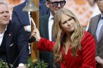 Dokkum 27 april 2026
Koningsdag is dit jaar in Dokkum . Namens de koninklijke familie zijn aanwezig : Koning Willem Alexander Koningin Maxima Prinses Amalia Prinses Alexia Prinses Ariane Prins Constantijn Prinses Laurentien Prins Maurits Prinses Marilene Prins Bernhard Prins Floris Prinses Aimee Prins Pieter Christiaan en Prinses Anita .