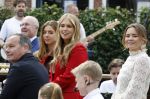 Dokkum 27 april 2026
Koningsdag is dit jaar in Dokkum . Namens de koninklijke familie zijn aanwezig : Koning Willem Alexander Koningin Maxima Prinses Amalia Prinses Alexia Prinses Ariane Prins Constantijn Prinses Laurentien Prins Maurits Prinses Marilene Prins Bernhard Prins Floris Prinses Aimee Prins Pieter Christiaan en Prinses Anita .