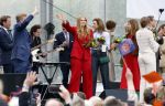 Dokkum 27 april 2026
Koningsdag is dit jaar in Dokkum . Namens de koninklijke familie zijn aanwezig : Koning Willem Alexander Koningin Maxima Prinses Amalia Prinses Alexia Prinses Ariane Prins Constantijn Prinses Laurentien Prins Maurits Prinses Marilene Prins Bernhard Prins Floris Prinses Aimee Prins Pieter Christiaan en Prinses Anita .