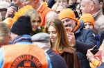 Dokkum 27 april 2026
Koningsdag is dit jaar in Dokkum . Namens de koninklijke familie zijn aanwezig : Koning Willem Alexander Koningin Maxima Prinses Amalia Prinses Alexia Prinses Ariane Prins Constantijn Prinses Laurentien Prins Maurits Prinses Marilene Prins Bernhard Prins Floris Prinses Aimee Prins Pieter Christiaan en Prinses Anita .