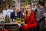 Dokkum 27 april 2026
Koningsdag is dit jaar in Dokkum . Namens de koninklijke familie zijn aanwezig : Koning Willem Alexander Koningin Maxima Prinses Amalia Prinses Alexia Prinses Ariane Prins Constantijn Prinses Laurentien Prins Maurits Prinses Marilene Prins Bernhard Prins Floris Prinses Aimee Prins Pieter Christiaan en Prinses Anita .