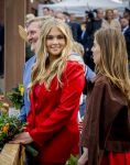 Dokkum 27 april 2026
Koningsdag is dit jaar in Dokkum . Namens de koninklijke familie zijn aanwezig : Koning Willem Alexander Koningin Maxima Prinses Amalia Prinses Alexia Prinses Ariane Prins Constantijn Prinses Laurentien Prins Maurits Prinses Marilene Prins Bernhard Prins Floris Prinses Aimee Prins Pieter Christiaan en Prinses Anita .