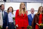 Dokkum 27 april 2026
Koningsdag is dit jaar in Dokkum . Namens de koninklijke familie zijn aanwezig : Koning Willem Alexander Koningin Maxima Prinses Amalia Prinses Alexia Prinses Ariane Prins Constantijn Prinses Laurentien Prins Maurits Prinses Marilene Prins Bernhard Prins Floris Prinses Aimee Prins Pieter Christiaan en Prinses Anita .