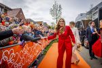 Dokkum 27 april 2026
Koningsdag is dit jaar in Dokkum . Namens de koninklijke familie zijn aanwezig : Koning Willem Alexander Koningin Maxima Prinses Amalia Prinses Alexia Prinses Ariane Prins Constantijn Prinses Laurentien Prins Maurits Prinses Marilene Prins Bernhard Prins Floris Prinses Aimee Prins Pieter Christiaan en Prinses Anita .