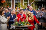 Dokkum 27 april 2026
Koningsdag is dit jaar in Dokkum . Namens de koninklijke familie zijn aanwezig : Koning Willem Alexander Koningin Maxima Prinses Amalia Prinses Alexia Prinses Ariane Prins Constantijn Prinses Laurentien Prins Maurits Prinses Marilene Prins Bernhard Prins Floris Prinses Aimee Prins Pieter Christiaan en Prinses Anita .