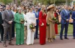 Dokkum 27 april 2026
Koningsdag is dit jaar in Dokkum . Namens de koninklijke familie zijn aanwezig : Koning Willem Alexander Koningin Maxima Prinses Amalia Prinses Alexia Prinses Ariane Prins Constantijn Prinses Laurentien Prins Maurits Prinses Marilene Prins Bernhard Prins Floris Prinses Aimee Prins Pieter Christiaan en Prinses Anita .