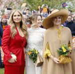 Dokkum 27 april 2026
Koningsdag is dit jaar in Dokkum . Namens de koninklijke familie zijn aanwezig : Koning Willem Alexander Koningin Maxima Prinses Amalia Prinses Alexia Prinses Ariane Prins Constantijn Prinses Laurentien Prins Maurits Prinses Marilene Prins Bernhard Prins Floris Prinses Aimee Prins Pieter Christiaan en Prinses Anita .