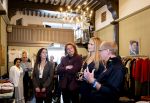AMSTERDAM 16 en 17 april 2026
Prinses Amalia brengt op uitnodiging van burgemeester Halsema een bezoek aan Amsterdam.Bezoek aan het nachtleven Bar San Francisco en  Club Nachbar  De Prinses maakt tijdens het tweedaagse bezoek nader kennis met diverse sectoren en wordt bijgepraat over actuele onderwerpen als wetenschap, sport, cultuur, wonen en sociale verbondenheid. Ook loopt ze een avond met de politie van Amsterdam mee.