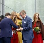 Dokkum 27 april 2026
Koningsdag is dit jaar in Dokkum . Namens de koninklijke familie zijn aanwezig : Koning Willem Alexander Koningin Maxima Prinses Amalia Prinses Alexia Prinses Ariane Prins Constantijn Prinses Laurentien Prins Maurits Prinses Marilene Prins Bernhard Prins Floris Prinses Aimee Prins Pieter Christiaan en Prinses Anita .