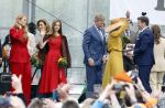 Dokkum 27 april 2026
Koningsdag is dit jaar in Dokkum . Namens de koninklijke familie zijn aanwezig : Koning Willem Alexander Koningin Maxima Prinses Amalia Prinses Alexia Prinses Ariane Prins Constantijn Prinses Laurentien Prins Maurits Prinses Marilene Prins Bernhard Prins Floris Prinses Aimee Prins Pieter Christiaan en Prinses Anita .