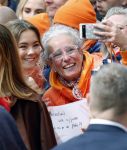 Dokkum 27 april 2026
Koningsdag is dit jaar in Dokkum . Namens de koninklijke familie zijn aanwezig : Koning Willem Alexander Koningin Maxima Prinses Amalia Prinses Alexia Prinses Ariane Prins Constantijn Prinses Laurentien Prins Maurits Prinses Marilene Prins Bernhard Prins Floris Prinses Aimee Prins Pieter Christiaan en Prinses Anita .