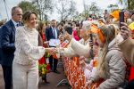 Dokkum 27 april 2026
Koningsdag is dit jaar in Dokkum . Namens de koninklijke familie zijn aanwezig : Koning Willem Alexander Koningin Maxima Prinses Amalia Prinses Alexia Prinses Ariane Prins Constantijn Prinses Laurentien Prins Maurits Prinses Marilene Prins Bernhard Prins Floris Prinses Aimee Prins Pieter Christiaan en Prinses Anita .
