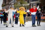 Dokkum 27 april 2026
Koningsdag is dit jaar in Dokkum . Namens de koninklijke familie zijn aanwezig : Koning Willem Alexander Koningin Maxima Prinses Amalia Prinses Alexia Prinses Ariane Prins Constantijn Prinses Laurentien Prins Maurits Prinses Marilene Prins Bernhard Prins Floris Prinses Aimee Prins Pieter Christiaan en Prinses Anita .