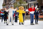 Dokkum 27 april 2026
Koningsdag is dit jaar in Dokkum . Namens de koninklijke familie zijn aanwezig : Koning Willem Alexander Koningin Maxima Prinses Amalia Prinses Alexia Prinses Ariane Prins Constantijn Prinses Laurentien Prins Maurits Prinses Marilene Prins Bernhard Prins Floris Prinses Aimee Prins Pieter Christiaan en Prinses Anita .