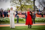Dokkum 27 april 2026
Koningsdag is dit jaar in Dokkum . Namens de koninklijke familie zijn aanwezig : Koning Willem Alexander Koningin Maxima Prinses Amalia Prinses Alexia Prinses Ariane Prins Constantijn Prinses Laurentien Prins Maurits Prinses Marilene Prins Bernhard Prins Floris Prinses Aimee Prins Pieter Christiaan en Prinses Anita .