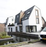 Vinkeveen 1 april 2026
Ik Vinkeveen wonen meerdere volkszangers / zangers . Oa Frank v Etten Robert Leroy Tino Martin en Yves Berendse