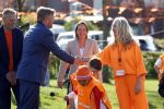 Zeewolde 17 april 2026
Samantha Charrak met zoontje bij koningsspelen met Koning Willem Alexander
