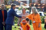 Zeewolde 17 april 2026
Samantha Charrak met zoontje bij koningsspelen met Koning Willem Alexander