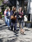 Amsterdam 21 april 2026
Stephanie Tency met haar hondje op de cornelis schuytstraat