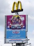 Zaltbommel 20 april 2026
Abri Toppers met Jan Smit Rene Froger Gerard Joling en Jeroen v d Boom bij de A2 in Zaltbommel