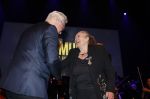 Zaandam 24 april 2026
Willeke v Ammelrooy heeft een koninklijke ondersceiding (linte) gekregen . Rene Mioch organiseert een fotomoment in het Zaantheater . Marco Bakker was er natuurlijk ook bij .