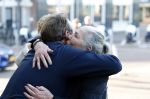 Zaandam 24 april 2026
Willeke v Ammelrooy heeft een koninklijke ondersceiding (linte) gekregen . Rene Mioch organiseert een fotomoment in het Zaantheater . Marco Bakker was er natuurlijk ook bij .