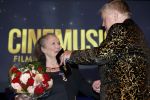 Zaandam 24 april 2026
Willeke v Ammelrooy heeft een koninklijke ondersceiding (linte) gekregen . Rene Mioch organiseert een fotomoment in het Zaantheater . Marco Bakker was er natuurlijk ook bij .