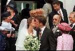 Apeldoorn, 30 april 1998
Trouwen voor de kerk  Prins Maurits met Prinses Marilene
Kussend Pieter v vollenhoven en Prins Bernhard